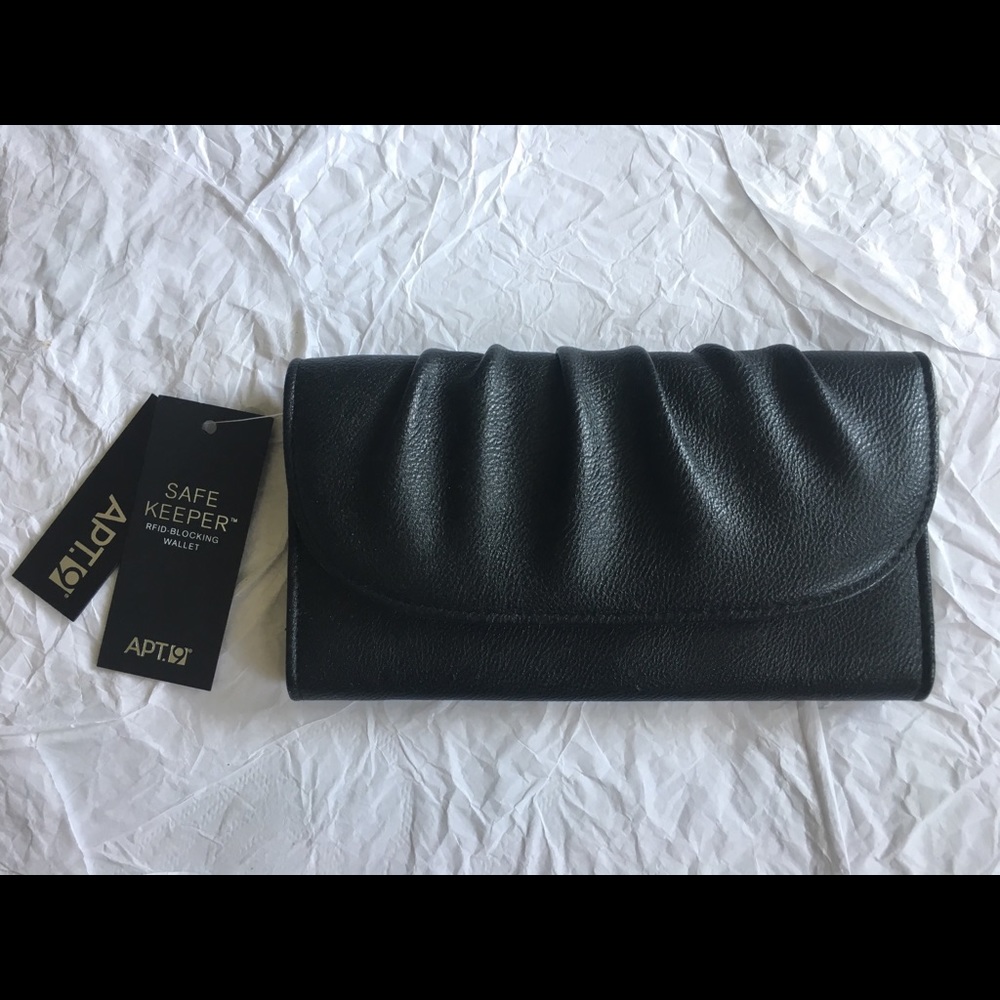 NWT Apt 9 Black Clutch